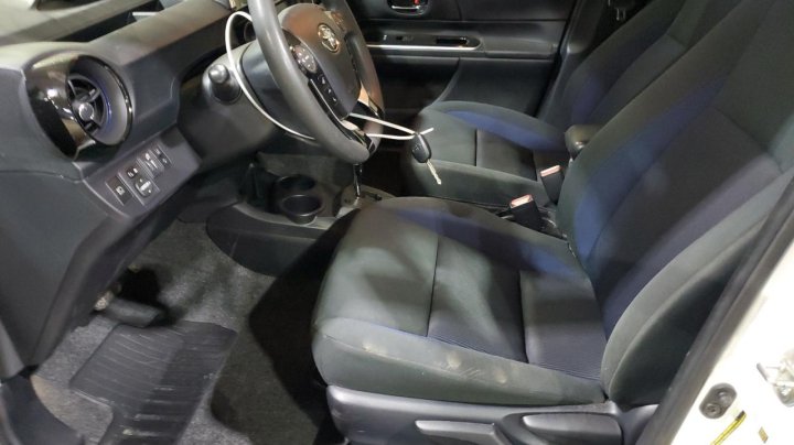 Toyota PRIUS C  2018