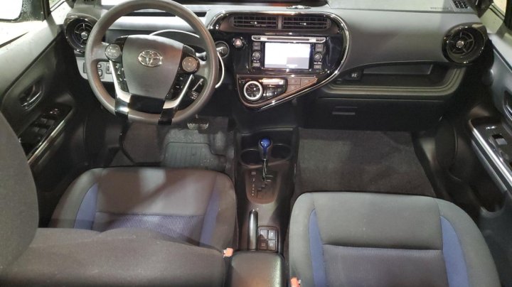 Toyota PRIUS C  2018