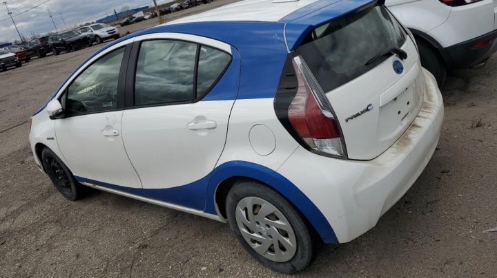 Toyota PRIUS C  2016