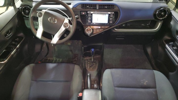 Toyota PRIUS C  2016
