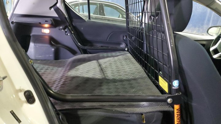 Toyota PRIUS C  2016