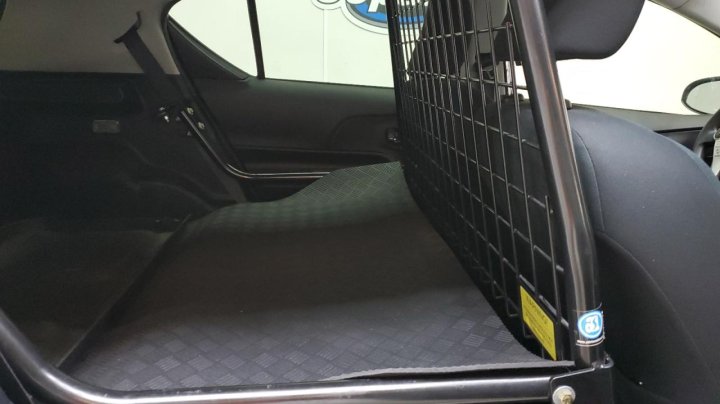 Toyota PRIUS C  2016