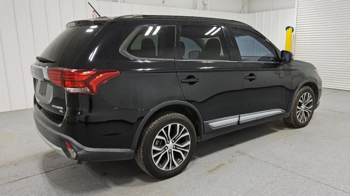 Mitsubishi Outlander SE 2016