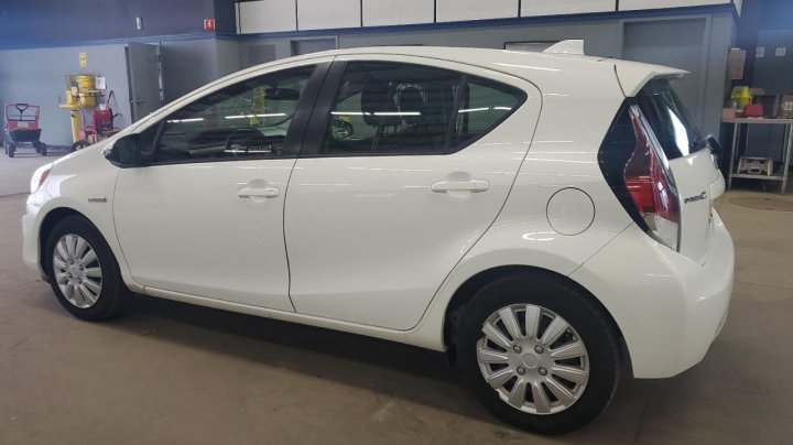 Toyota PRIUS C  2016