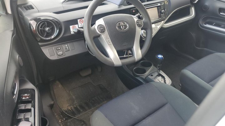 Toyota PRIUS C  2016