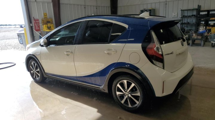 Toyota PRIUS C  2018