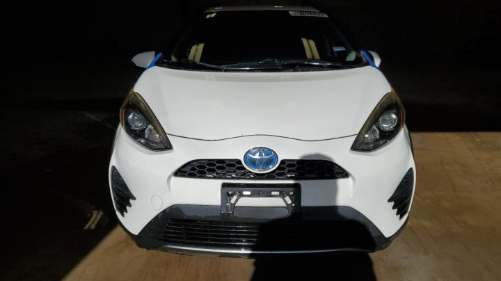 Toyota PRIUS C  2018