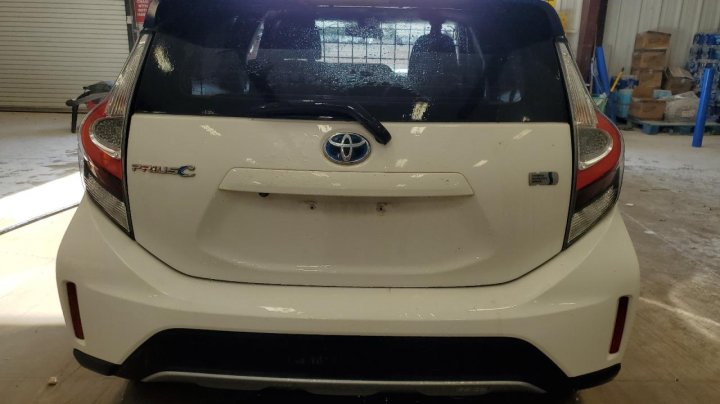 Toyota PRIUS C  2018