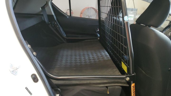 Toyota PRIUS C  2018