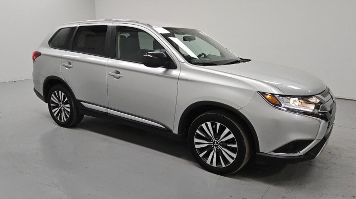 Mitsubishi Outlander ES 2020