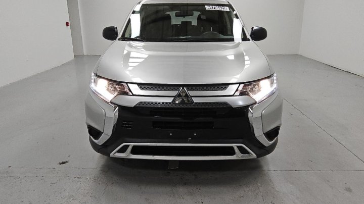 Mitsubishi Outlander ES 2020