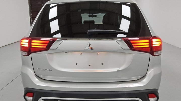 Mitsubishi Outlander ES 2020