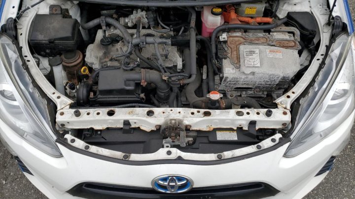 Toyota PRIUS C  2016