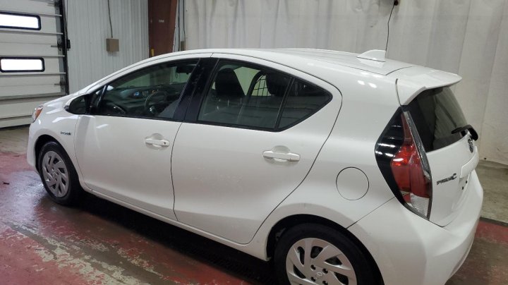 Toyota PRIUS C  2016