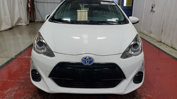 Toyota PRIUS C  2016