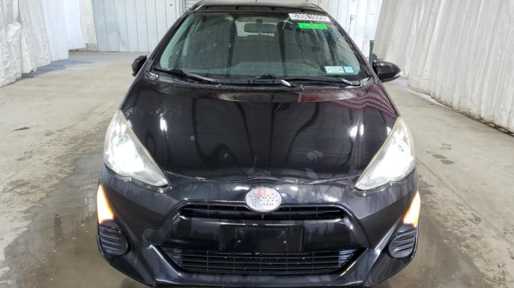 Toyota PRIUS C  2016