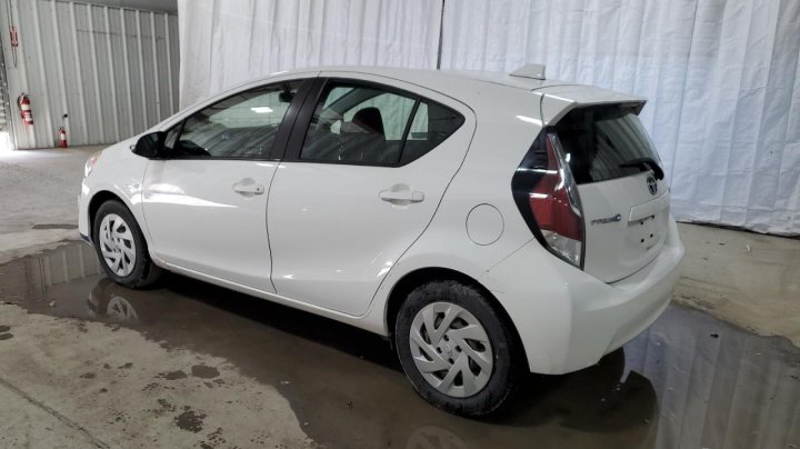 Toyota PRIUS C  2016