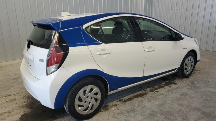 Toyota PRIUS C  2016
