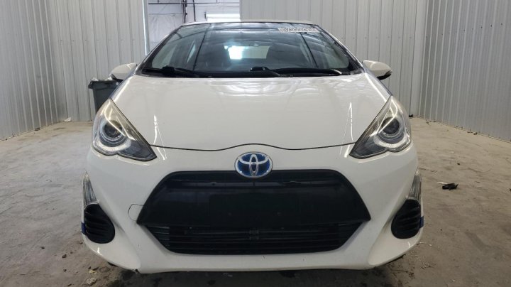 Toyota PRIUS C  2016