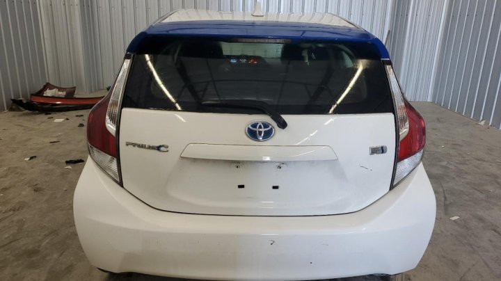 Toyota PRIUS C  2016