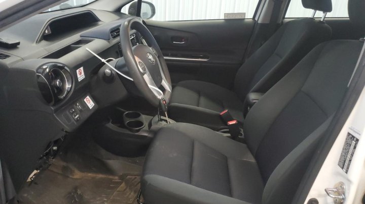 Toyota PRIUS C  2016