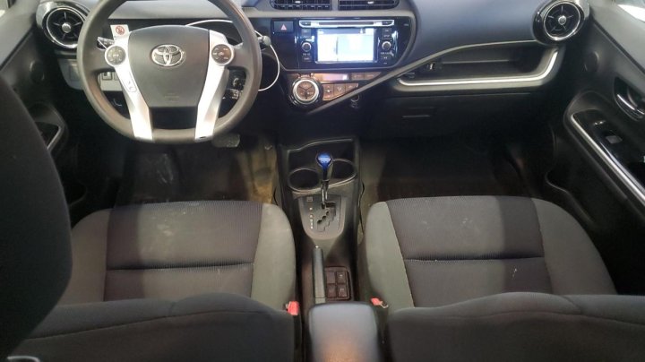 Toyota PRIUS C  2016