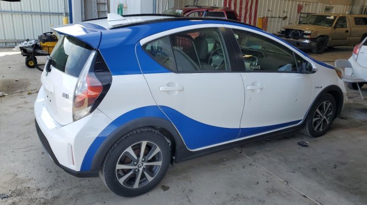 Toyota PRIUS C  2018