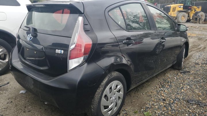 Toyota PRIUS C  2016
