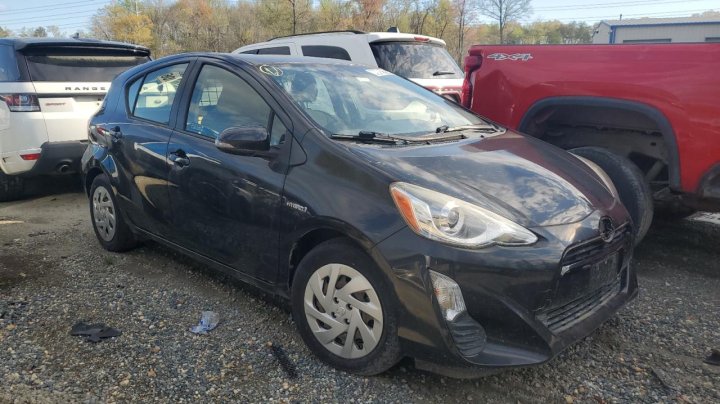 Toyota PRIUS C  2016