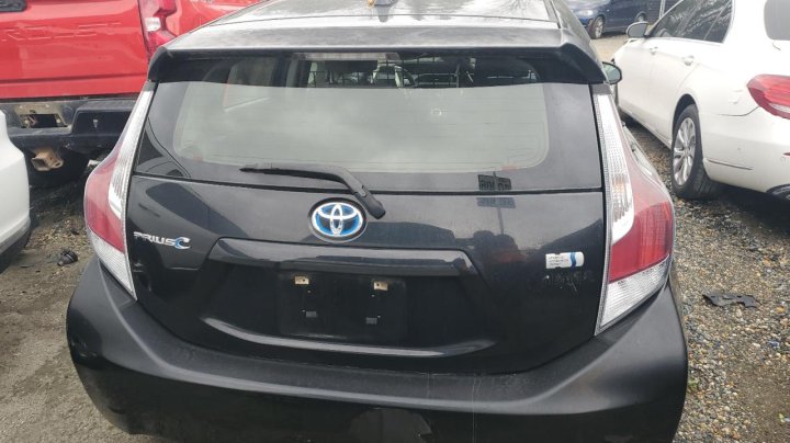 Toyota PRIUS C  2016