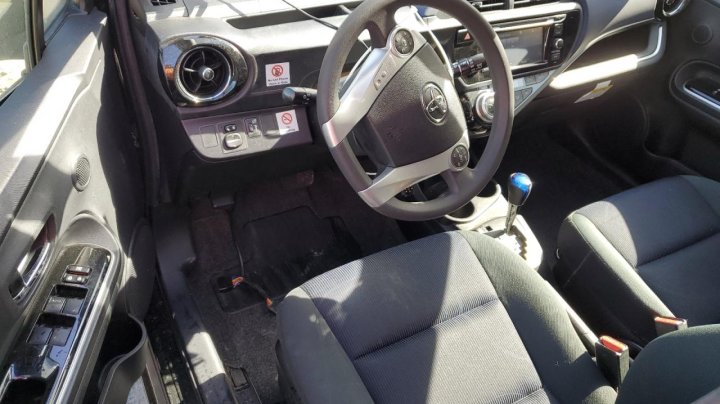 Toyota PRIUS C  2016