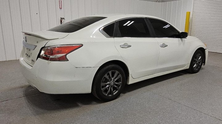 Nissan Altima  2015