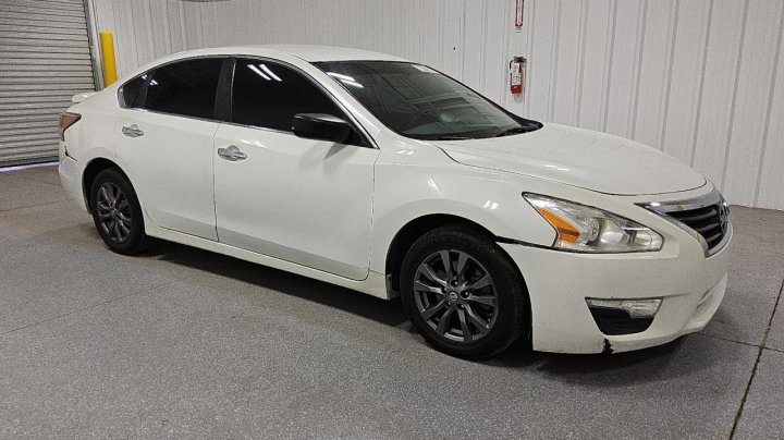 Nissan Altima  2015