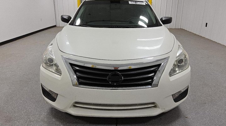 Nissan Altima  2015