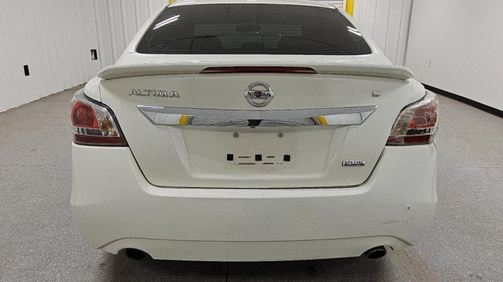 Nissan Altima  2015