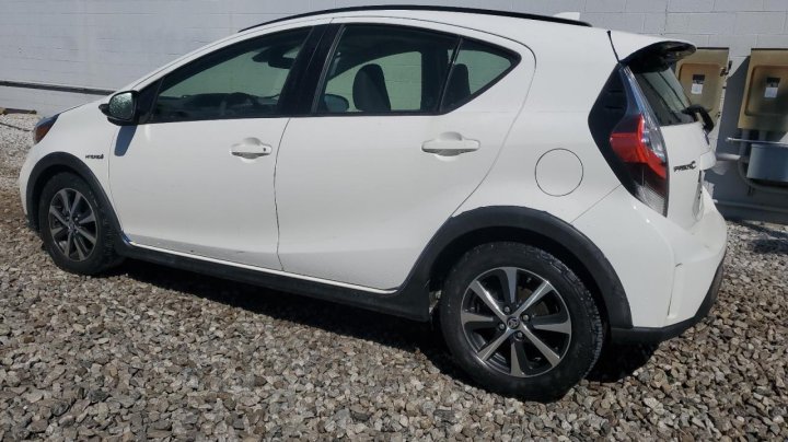 Toyota PRIUS C  2018