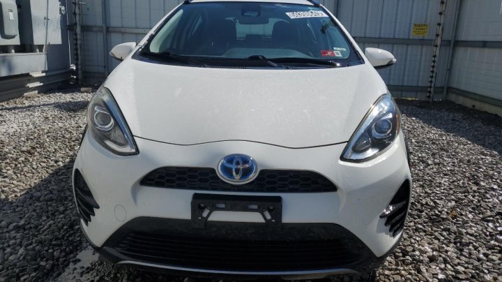Toyota PRIUS C  2018