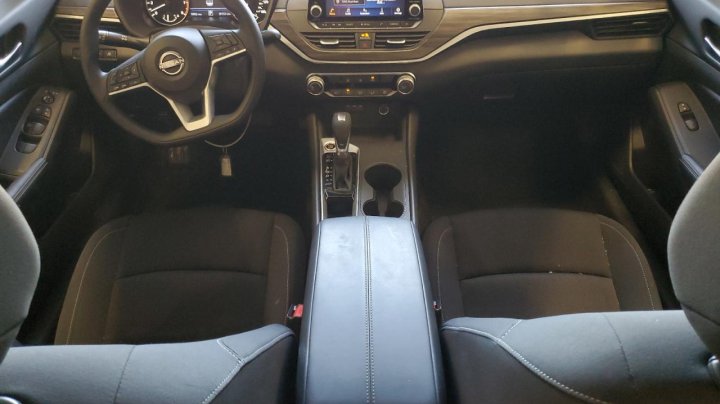 Nissan Altima  2025