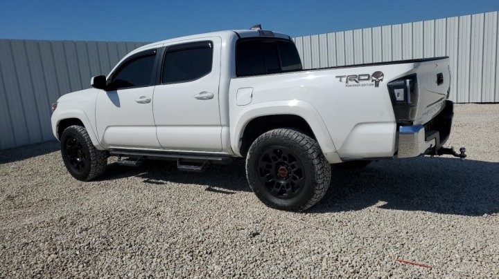 Toyota TACOMA  2017