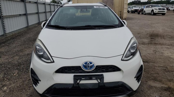 Toyota PRIUS C  2018