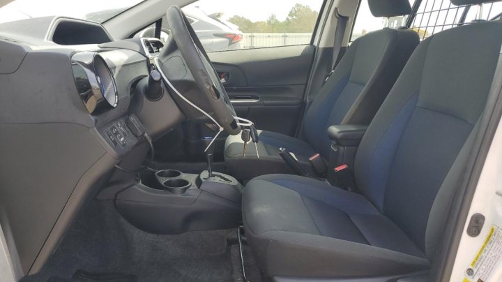 Toyota PRIUS C  2018