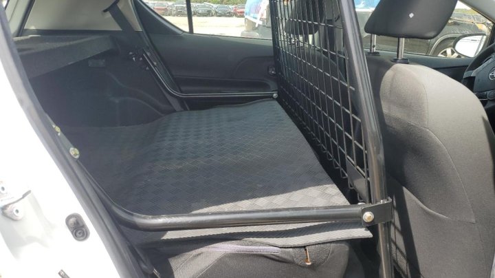 Toyota PRIUS C  2018