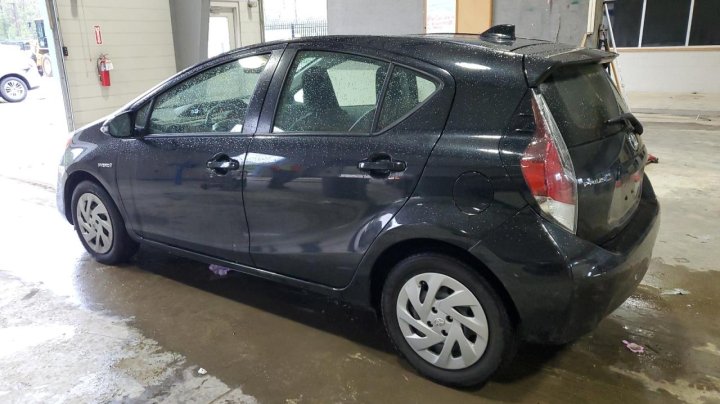 Toyota PRIUS C  2016