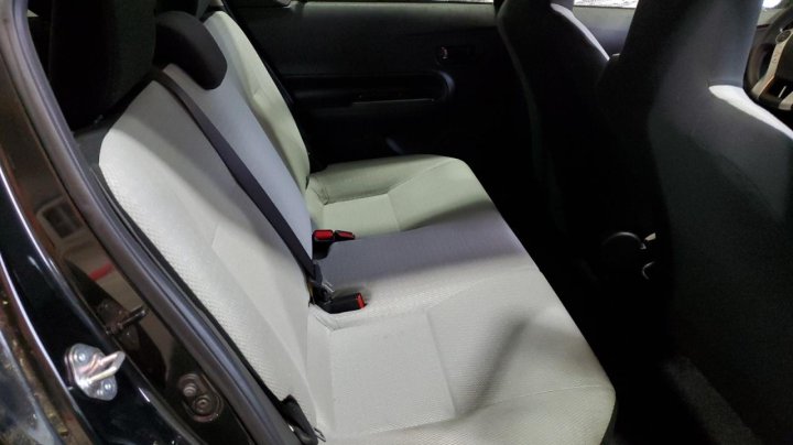 Toyota PRIUS C  2016