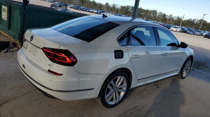 Volkswagen PASSAT SEL PREMIUM 2017