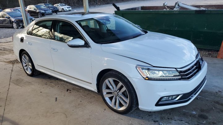 Volkswagen PASSAT SEL PREMIUM 2017