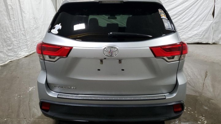Toyota Highlander LE 2018