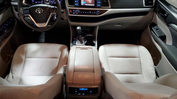 Toyota Highlander LE 2018