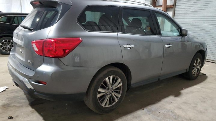 Nissan Pathfinder SV 2020
