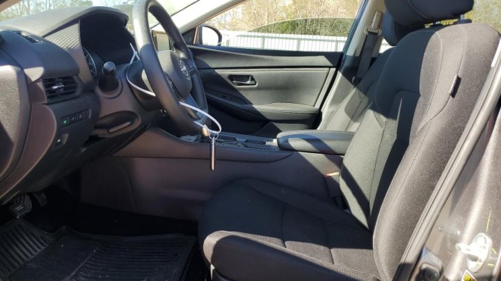Nissan Sentra S 2024